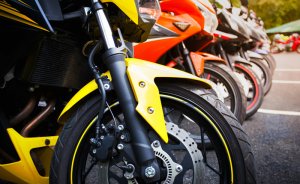 how-to restore paint scratches in your motorcycle how-to fix paint scratches on the bike